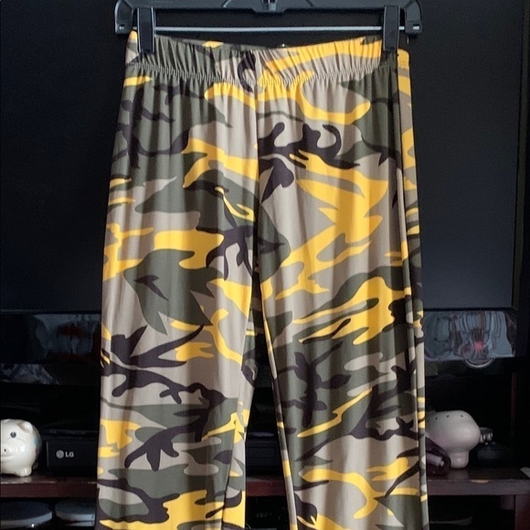 Rue21 Camouflage Seamless Leggings - Picture 1 of 2